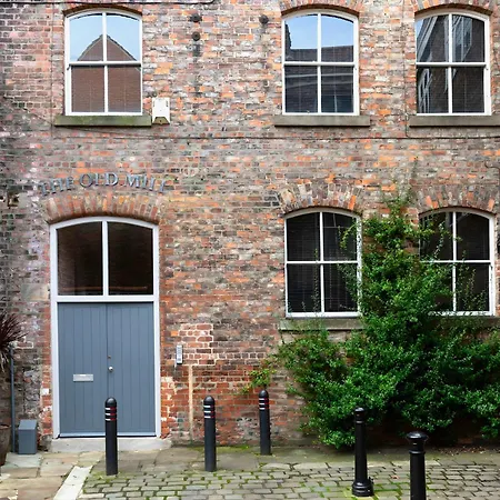 Stylish Centre - Steps From The Shambles *